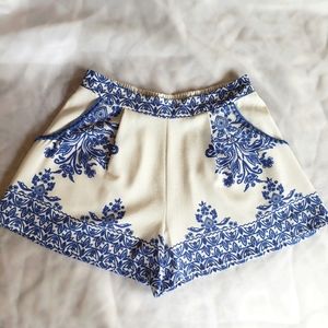 Eyeshadow White & Mediterranean Blue Print Shorts